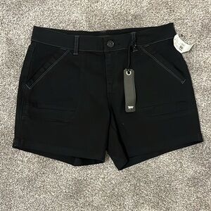 NWT women’s Supplies black shorts size 10
